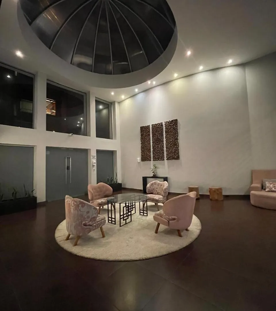 Penthouse Lujo, Parque La Carolina, Piscina, Parqueo 3 Habitaciones Quito 0*,