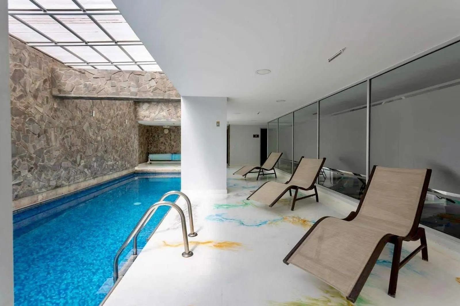 Appart hôtel Penthouse Lujo, Parque La Carolina, Piscina, Parqueo 3 Habitaciones Quito