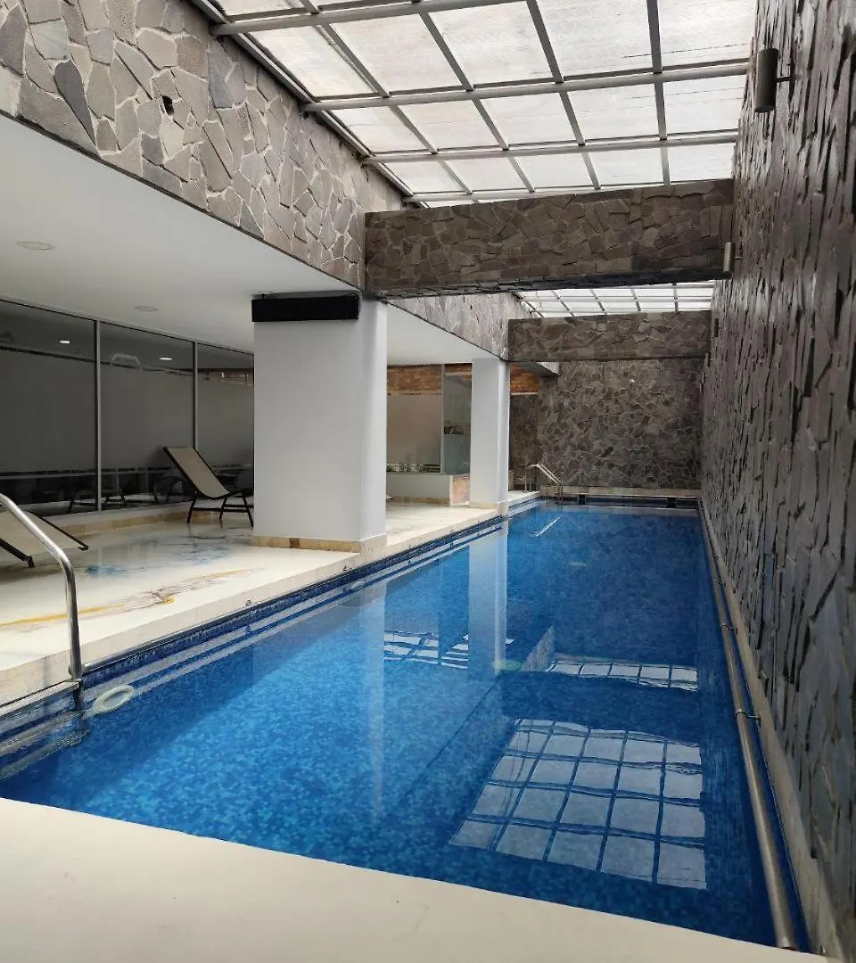 Penthouse Lujo, Parque La Carolina, Piscina, Parqueo 3 Habitaciones Quito 0*,  Équateur